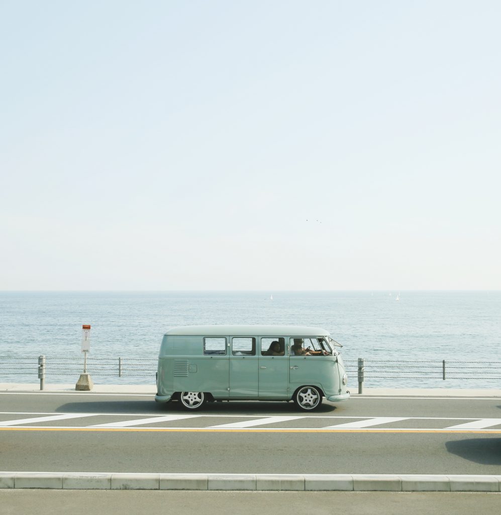 Roadtrip busje huren voor avontuurlijke vakantie - vrijheid en nieuwe ervaringen